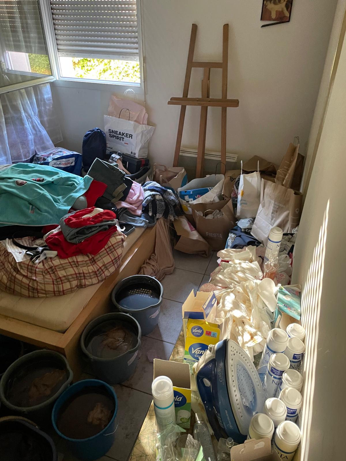 Comment transformer un logement encombré en espace de vie agréable IMG 20241126 WA0040
